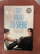 Książka ,,trzy kroki od siebie”