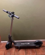 Hulajnoga elektryczna Motus Scooty 10 2022