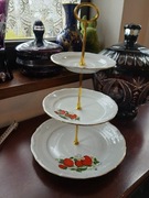 Porcelanowa patera trzypiętrowa na ciasto
