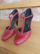 Czółenka szpilki sandałki Kotyl roz. 37