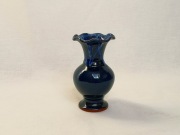 Wazon ceramiczny szkliwiony, granatowy, forma klasyczna XX w.
