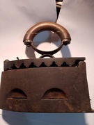 stare żelazko na węgiel, duże masywne