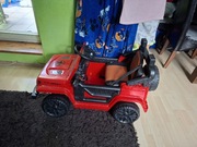 Autko Jeep na akumulator.