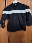 Sprzedam kurtkę dla chłopca z kapturem. 