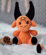 Baphomet pluszak na szydełku 