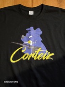 Damska czarna koszulka z motywem psa z karabinem 