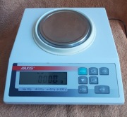 Waga laboratoryjna AXIS AD100