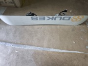 Deska snowboardowa - małe uszkodzenie paska