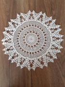 SERWETKA WYKONANA  NA SZYDEŁKU śr. 24,5 cm  