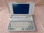 Stary retro laptop Toshiba T1000LE
