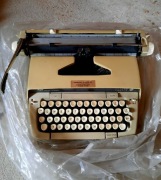 Maszyna do pisania Smith Corona Galaxie Twelve