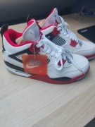 Adidasy Jordany.