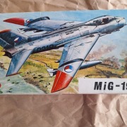 UNIKAT! Vintage Model myśliwca MiG-19 firmy KP skala1:72