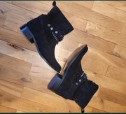 Czarne nubukowe botki z srebrnym łańcuszkiem, lekkie 37/38