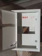 Rozdzielnica RN-6-P  skrzynka metalowa 6 modulow natynkowa Karwasz
