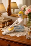 Baranovka Ukrainian USSR Dziewczyna ze słonecznikiem figurka porcelanowa 