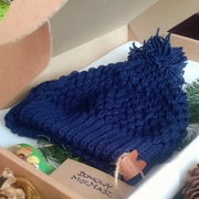 Czapka z pomponem S  merynos UNISEX RÓŻNE KOLORY