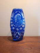 Kryształowy kobaltowy wazon z wizerunkiem Jana Pawła II