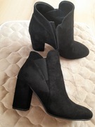 Czarne zamszowe botki, rozmiar 38