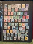 Album klaser ze starymi znaczkami pocztowymi z Hiszpanii 32 strony 