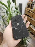 Apple iPhone 11 – 64 GB, zbity tył, ekran idealny