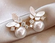 Kolczyki motylki z cyrkonią i perełką + pudełko 