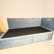 Łóżko tapicerowane dziecięce 90x200 z pojemnikiem, niebieskie