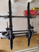 Bagażnik samochodowy na dwa rowery z relingami prawienowy