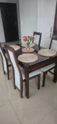 Drewniany komplet stół z krzesłami. 