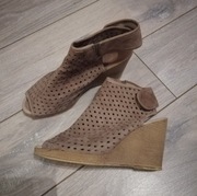Buty ażurowe na koturnie, Ryłko, r. 37