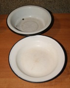 Stare emaliowane miski z PRL-u 2 sztuki 