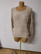 Beżowy puchaty sweter 