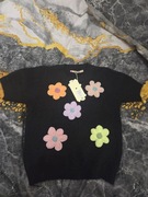 Czarny sweterek z kwiatami 3D