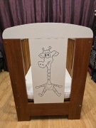 Łóżeczko dziecięce drewniane 