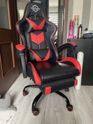 Fotel gamingowy z podnóżkiem