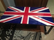 stolik z nadrukiem flagi angielskiej, szklany