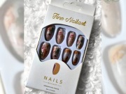 Zestaw tipsów w kwiatowym wzorze