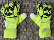 Rękawice bramkarskie Nike GK Grip3 Rozm. 8