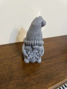 Świąteczna świeca dekoracyjna Krasnal ze śnieżynką