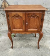 *Szafka ludwikowska na dokumenty lub sztućce, szuflady*