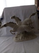 PRZEPIĘKNA FIGURA KONI  -  FIRMY-HUTSHENREUTHER 