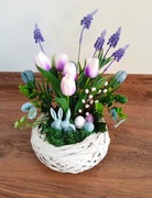 stroik wiosenno świąteczny w osłonce wiklinowej 30cm/30cm