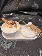 świeca sojowa w pięknej dekoracji o zapachu świąt noworocznych