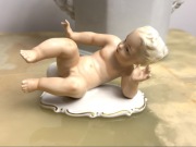 Porcelanowe putto Schaumbach Kunst