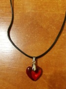 Naszyjnik z czerwonym serduszkiem