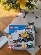 LEGO City 60284 Pojazd do robót drogowych