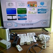 Konsola Nintendo Wii  RVL-001 kompatybilna z GameCube piloty pady