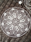 Mandala rozeta w stylu Boho wykonana na szydełku 