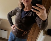 Klasyczny damski kardigan S czekoladowy brąz sweter w serek rozpinany