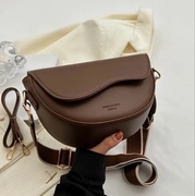 Torebka na ramię w kolorze czekoladowym